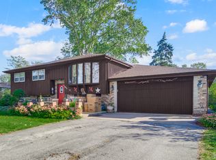 10521 Fitzsimmons Dr, Palos Park, IL