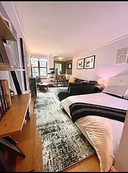 222 East 35th Street, #4H