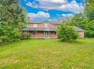 7394 Pinedale St NE, Hartville, OH 44632