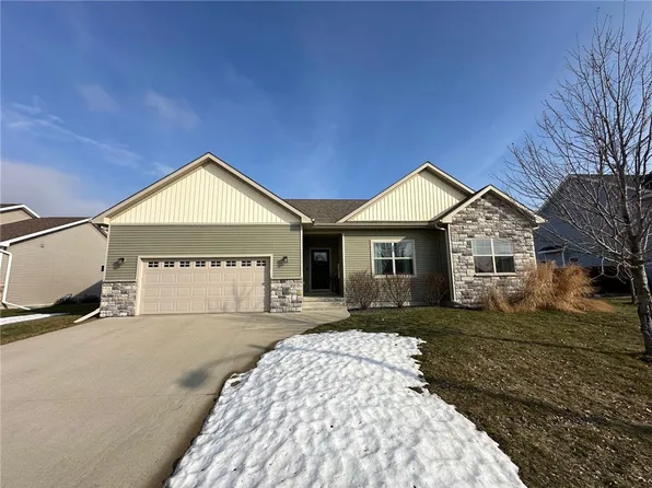 609 N 10th Ave, Winterset, IA 50273