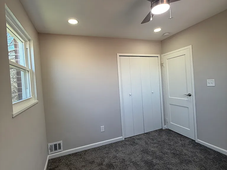 142 Joliet St SW #B — Photo 17