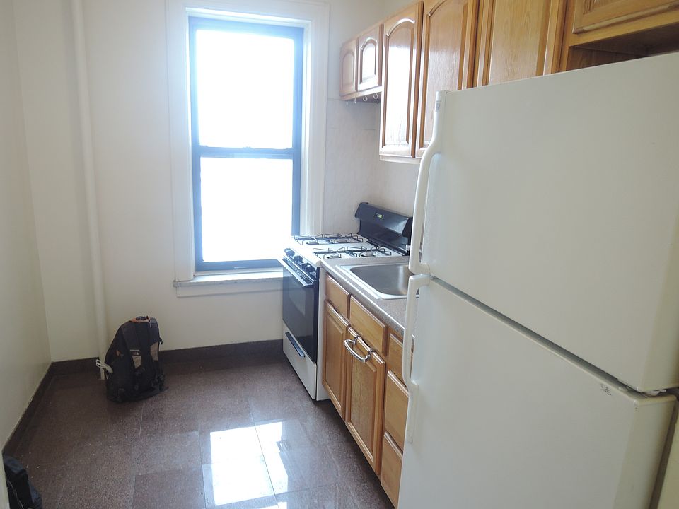 1st image of 2558 42nd St