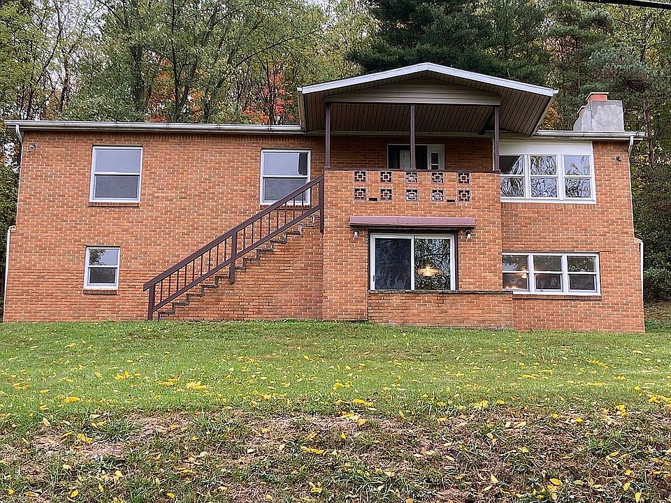 1st image of 46 Pounds Hollow Rd