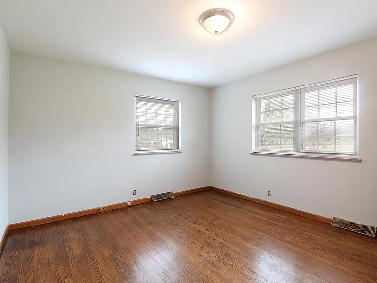 7101 Rollins Rd — Photo 16
