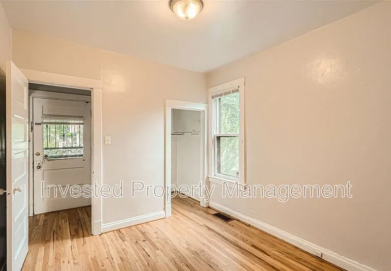 562 N Lafayette St — Photo 7