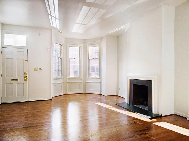 333 Denniston St — Photo 4