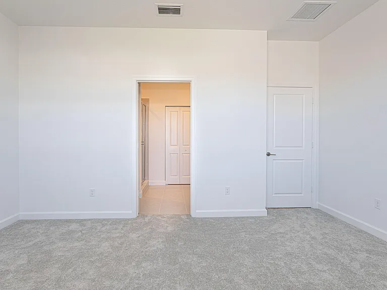 503 SE Rivergrass St — Photo 26