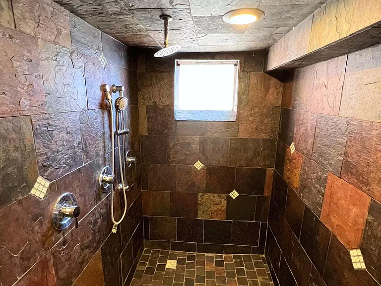 2520 Jefferson Ave — Photo 36