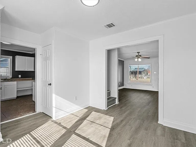 2400 Broadway Dr — Photo 13
