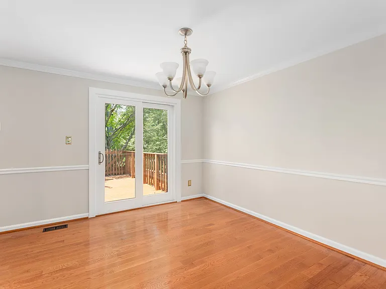 12894 Effingham Ct — Photo 13