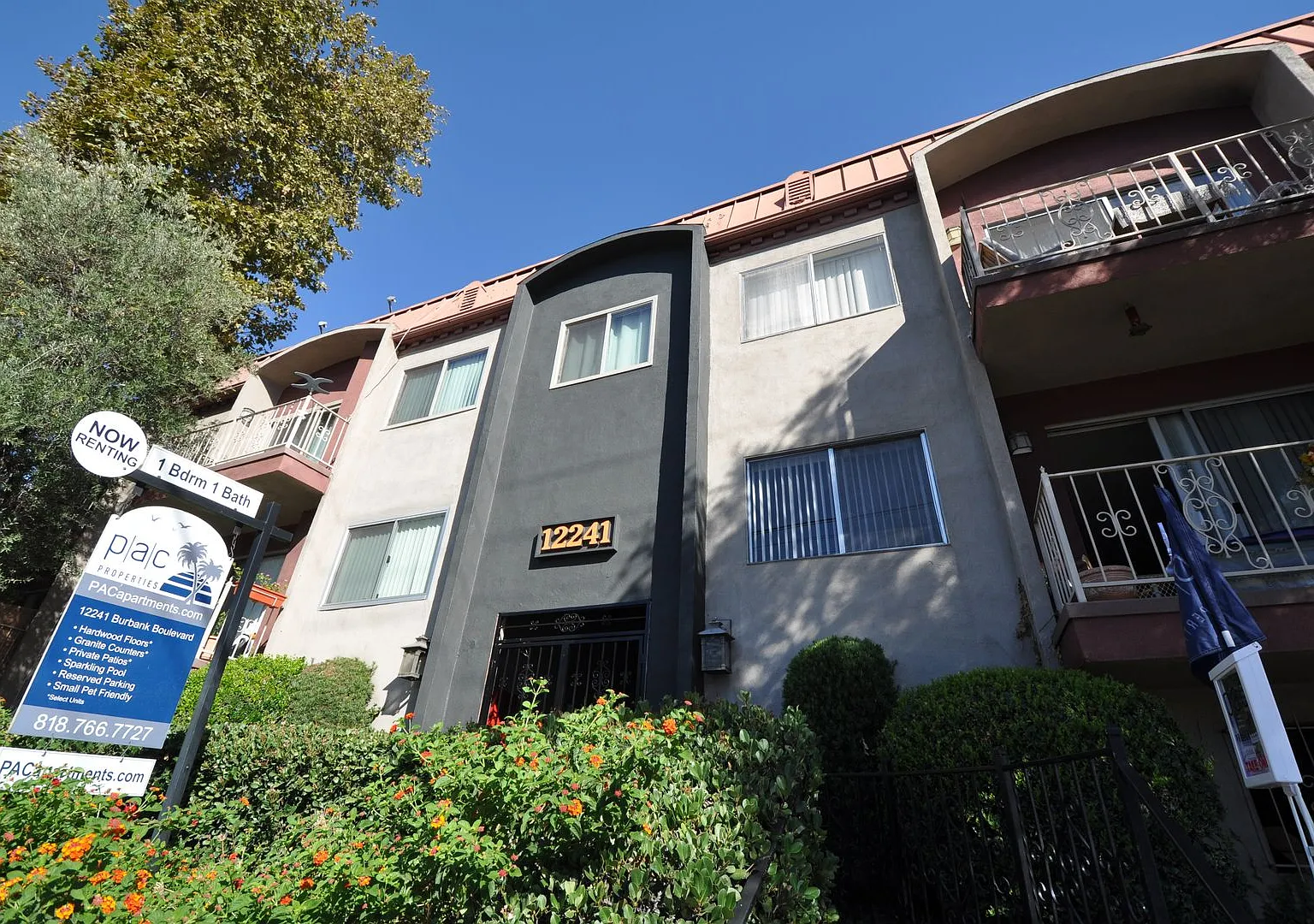 12241 Burbank Blvd — Photo 1