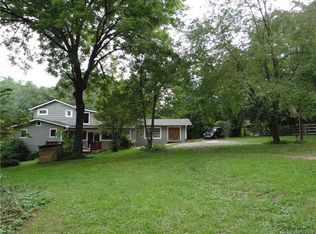 61 Sherwood Forest Dr, Arden, NC 28704