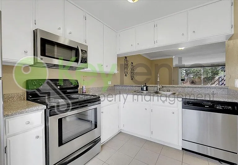 2254 Woodside Ln #2 — Photo 5
