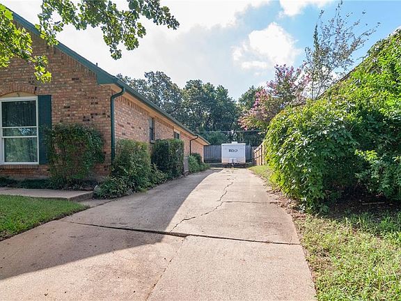 4th image of 5304 Oak Springs Dr