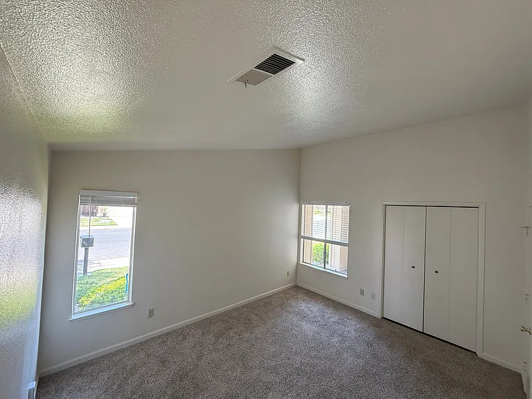 3821 Monteview Dr — Photo 11