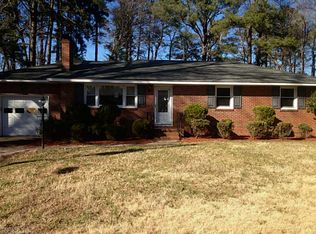 136 Causeway Dr, Chesapeake, VA 23322