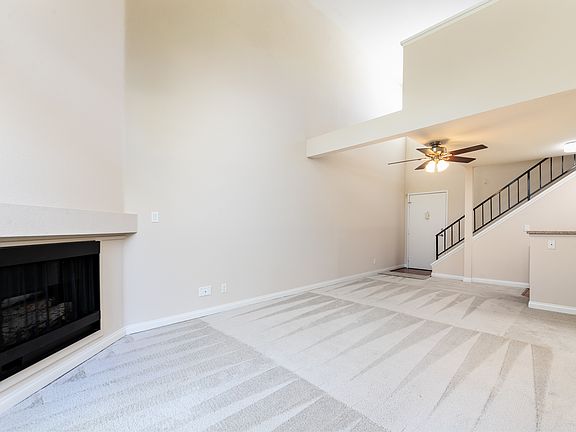3rd image of 5515 Canoga Ave