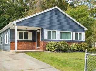 20 Forrest Ave, Medford, NY 11763