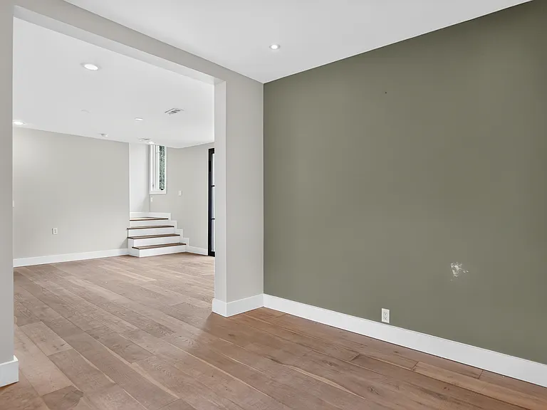 7818 Leland Rd — Photo 28
