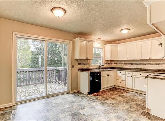2nd image of 305 Golden Ln