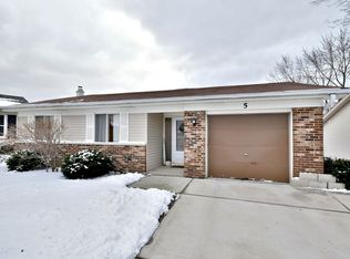 5 Plover Ct, Woodridge, IL 60517