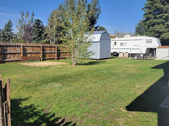 3rd image of 101 Quinella St APT B