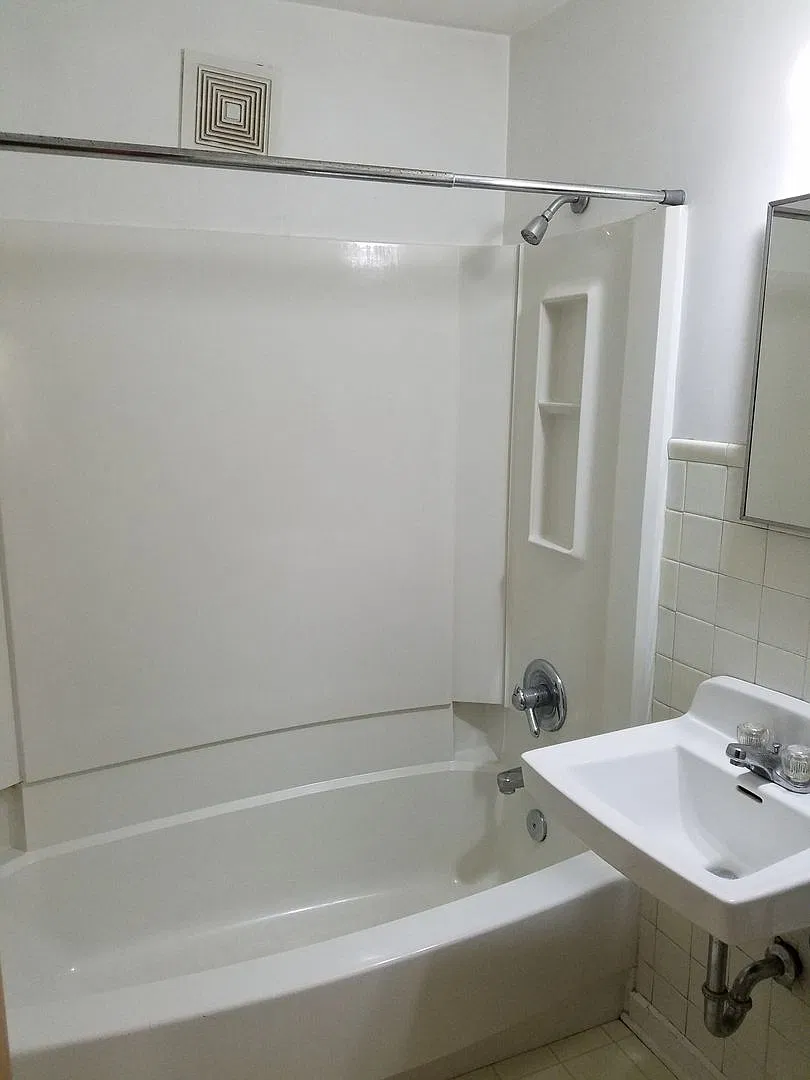 Campus St 2110 — Photo 3
