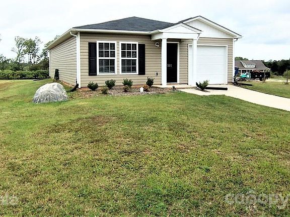 2nd image of 205 Autumn Woods Dr