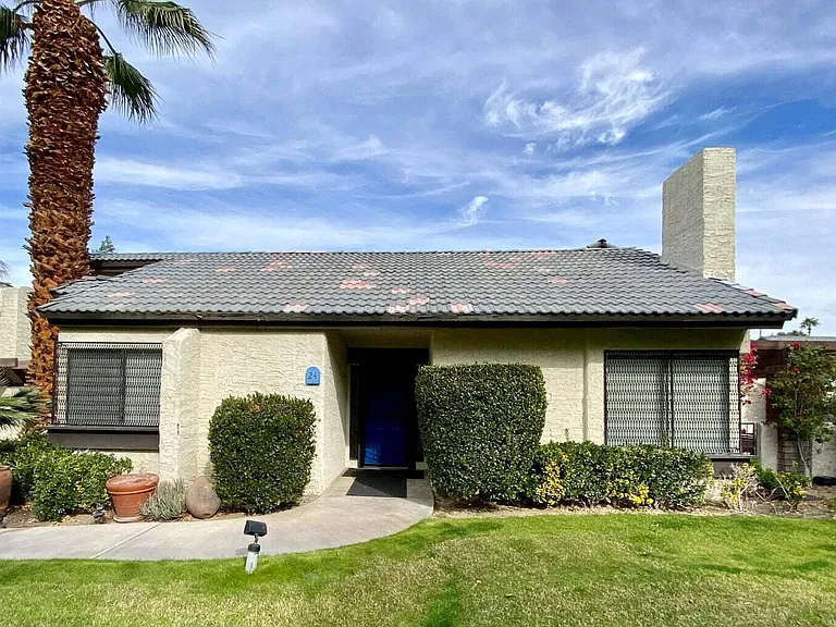 24 Pueblo Vista Dr — Photo 1