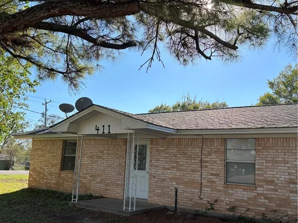 411 Hickory St, Calvert, TX 77837