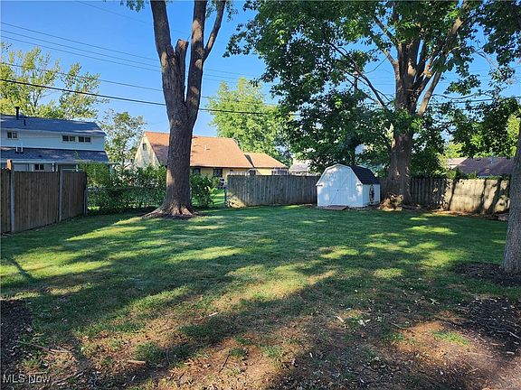 2nd image of 3413 Kendall Cir