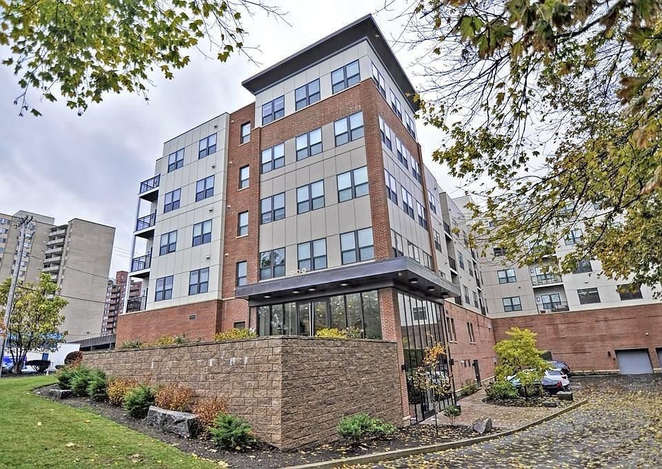 1st image of 999 Hancock St #3F
