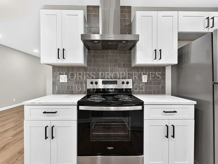 1300 Evaline Dr — Photo 22