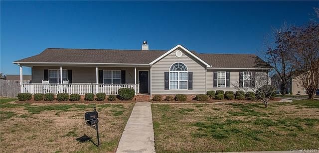 1st image of 403 Brookhollow Dr