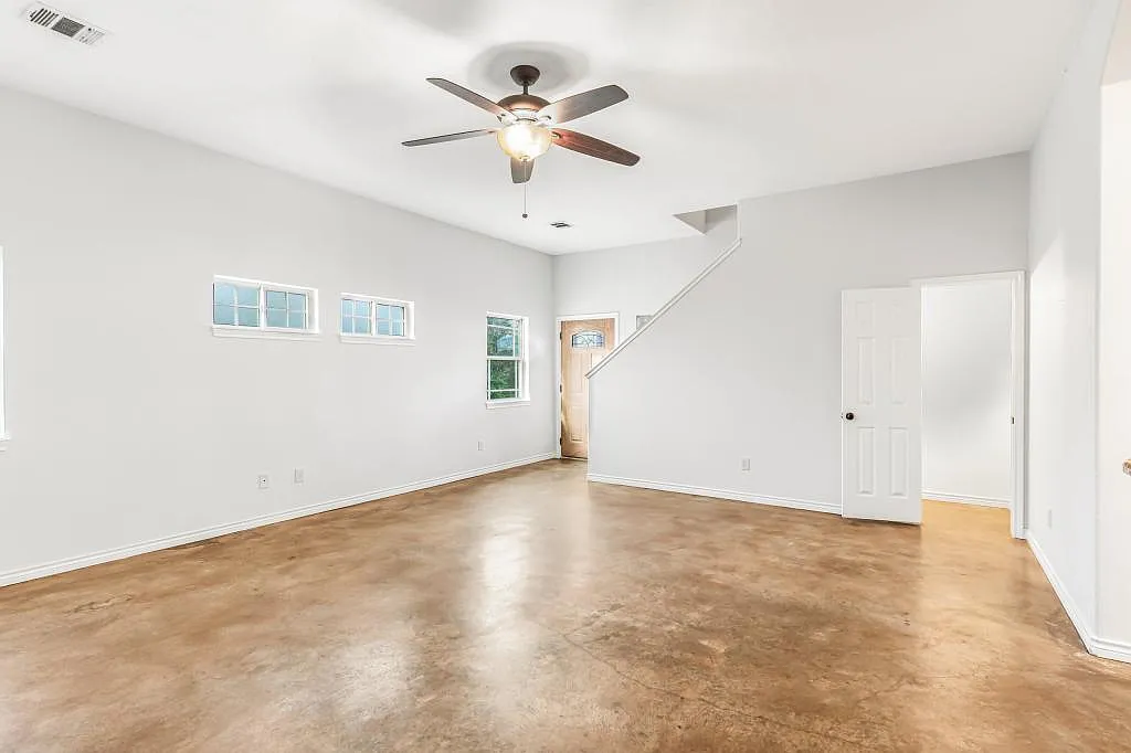 3935 John Sharp Pkwy — Photo 3