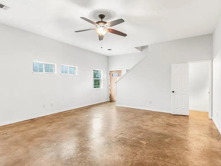 3935 John Sharp Pkwy — Photo 3