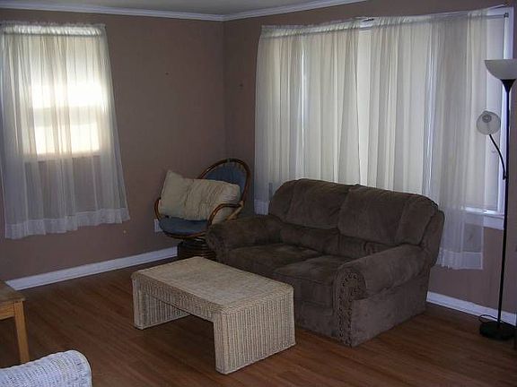 Living Room - 1st Flr