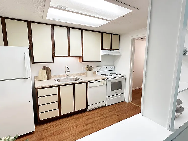 Randolph Court — Photo 11