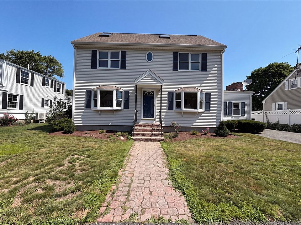 1st image of 4 Macarthur Cir