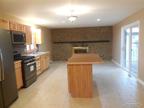 5th image of 2850 Waterford Dr