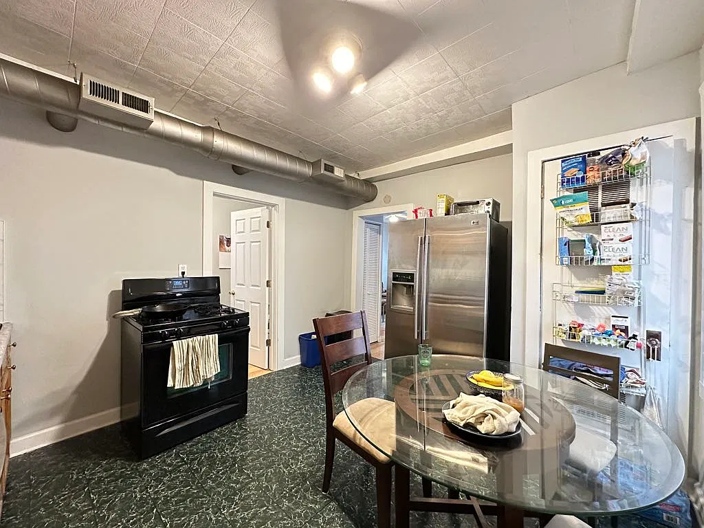 Appealing 1 Bed, 1 Bath at Superior + Paulina (East Village) — Photo 2