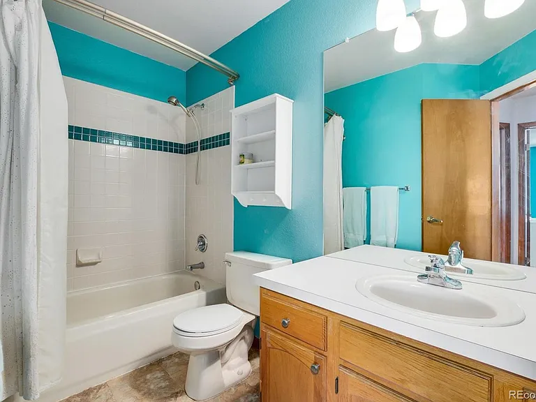 15581 Flowerhill Cir — Photo 8