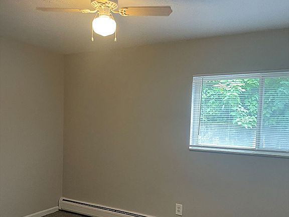 3rd image of 550 Lowell Ave APT 6
