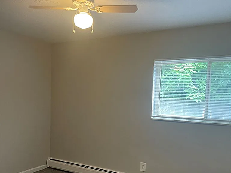 550 Lowell Ave — Photo 39