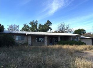 607 N Rice St, Hamilton, TX 76531