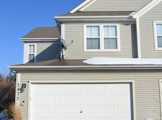 2872 Falling Waters Ln, Lindenhurst, IL 60046