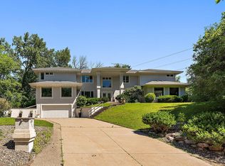 2935 Minnehaha Curv, Wayzata, MN 55391