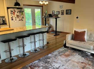 8712 NE 11th St, Medina, WA 98039