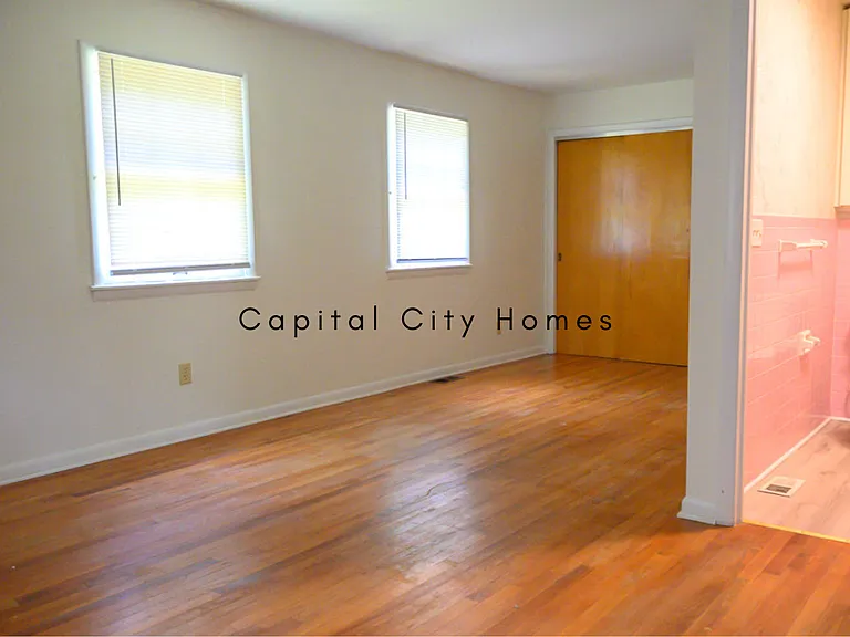 5035 Manning Rd — Photo 4