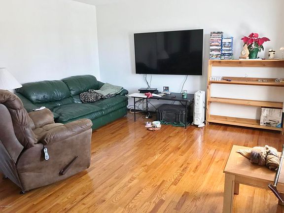 5th image of 3404 Sycamore Ln